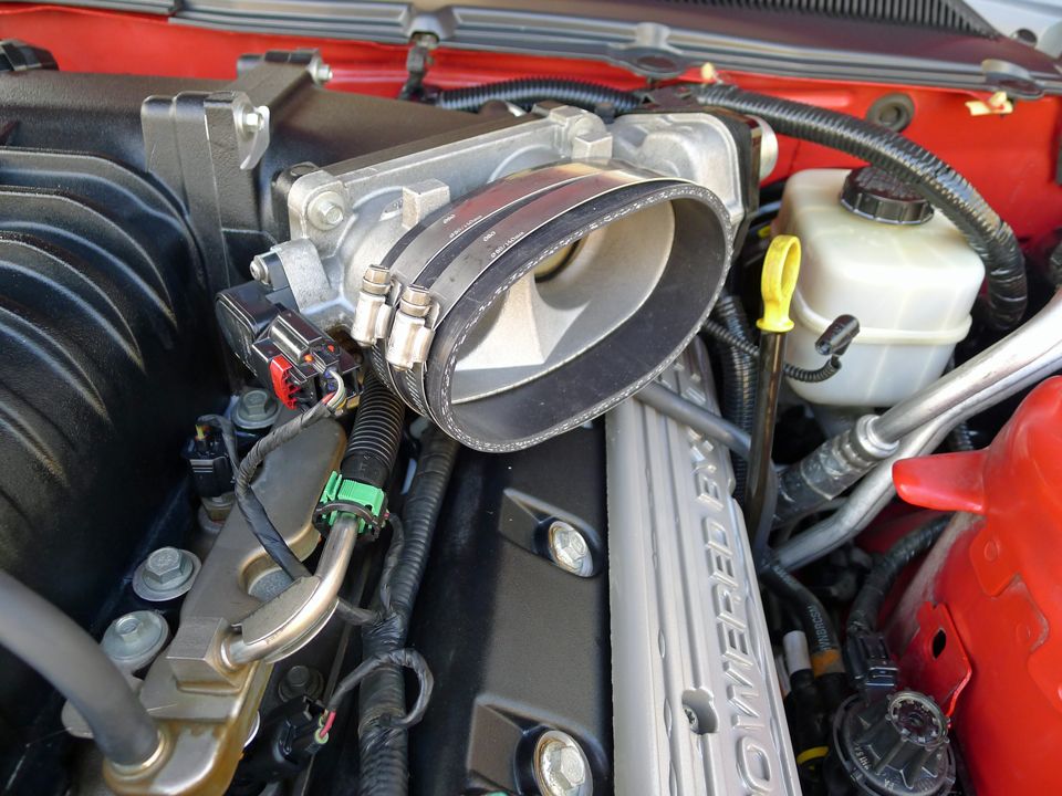 CAI installation and engine bay shine Detailing World Forum